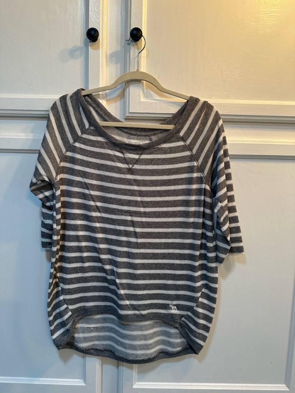 Abercrombie & Fitch Gray and White Striped Scoop Neck Sweater M